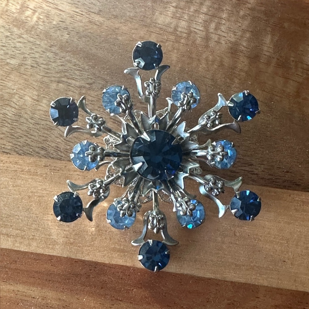 Vintage Blue rhinestone and silver tone brooch